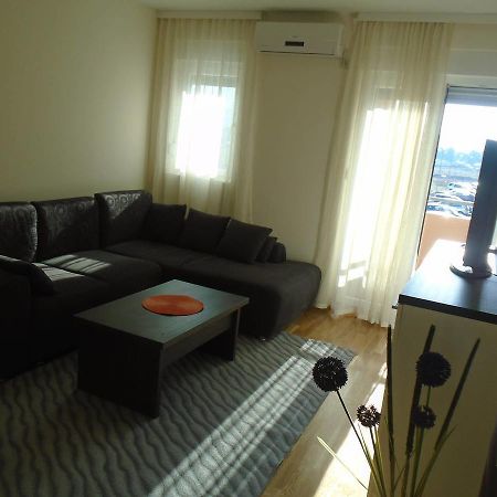 פודגוריצה Fantastic Brand New Apartment מראה חיצוני תמונה