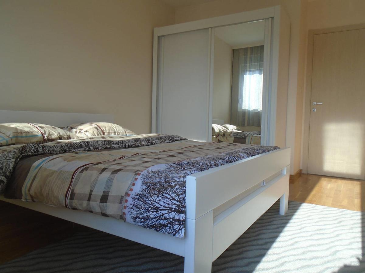 פודגוריצה Fantastic Brand New Apartment מראה חיצוני תמונה